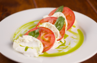 Caprese-di-Mozzarella-e-Pomodoro-1550497481687