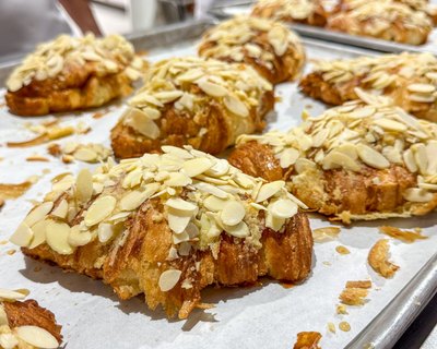 croissants-by-donut-factory